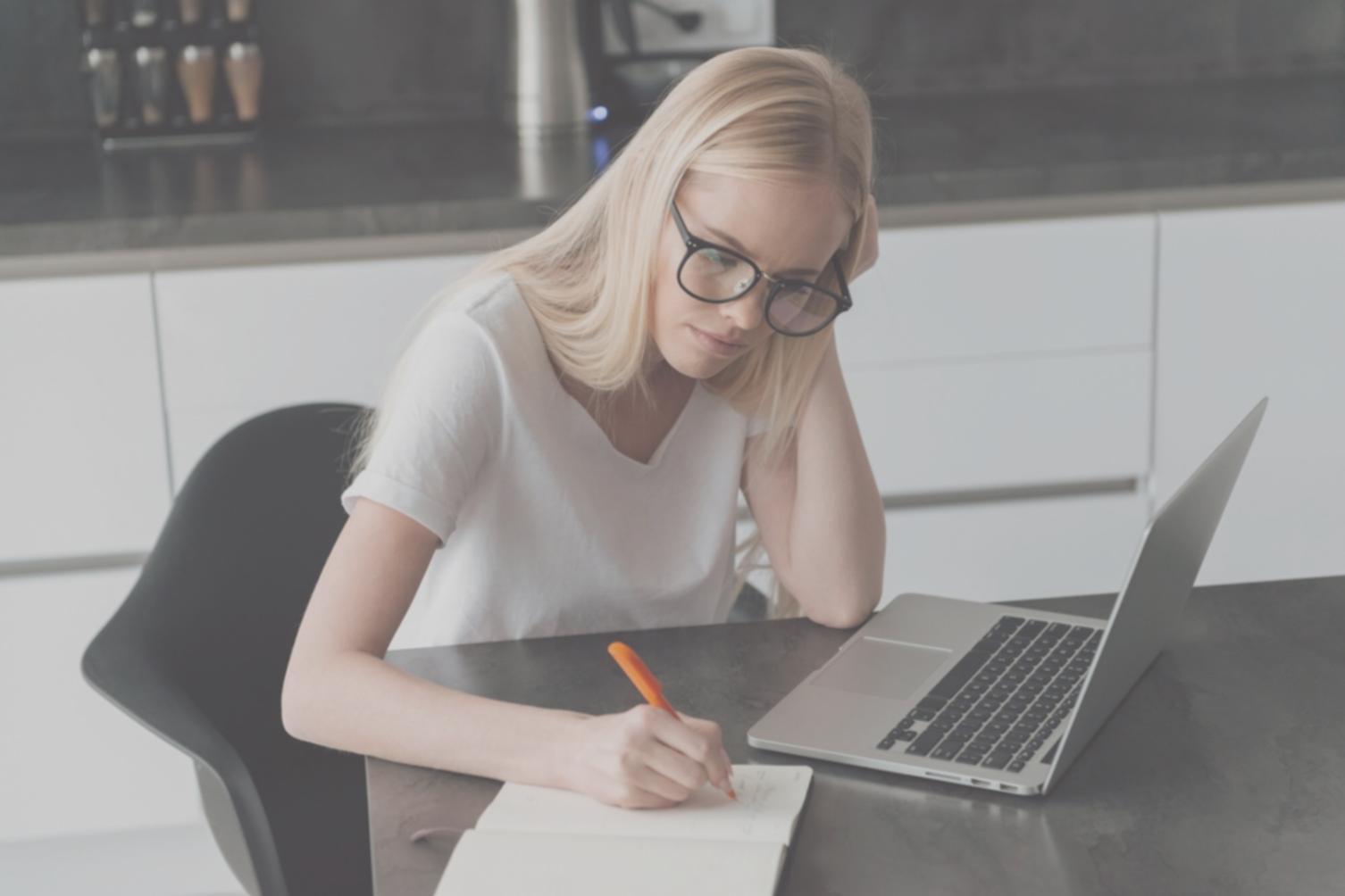 Équipe travaillant sur des solutions digitales